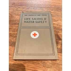 Vintage Red Cross Bokk Life Saving & Water‎ Safety 1971